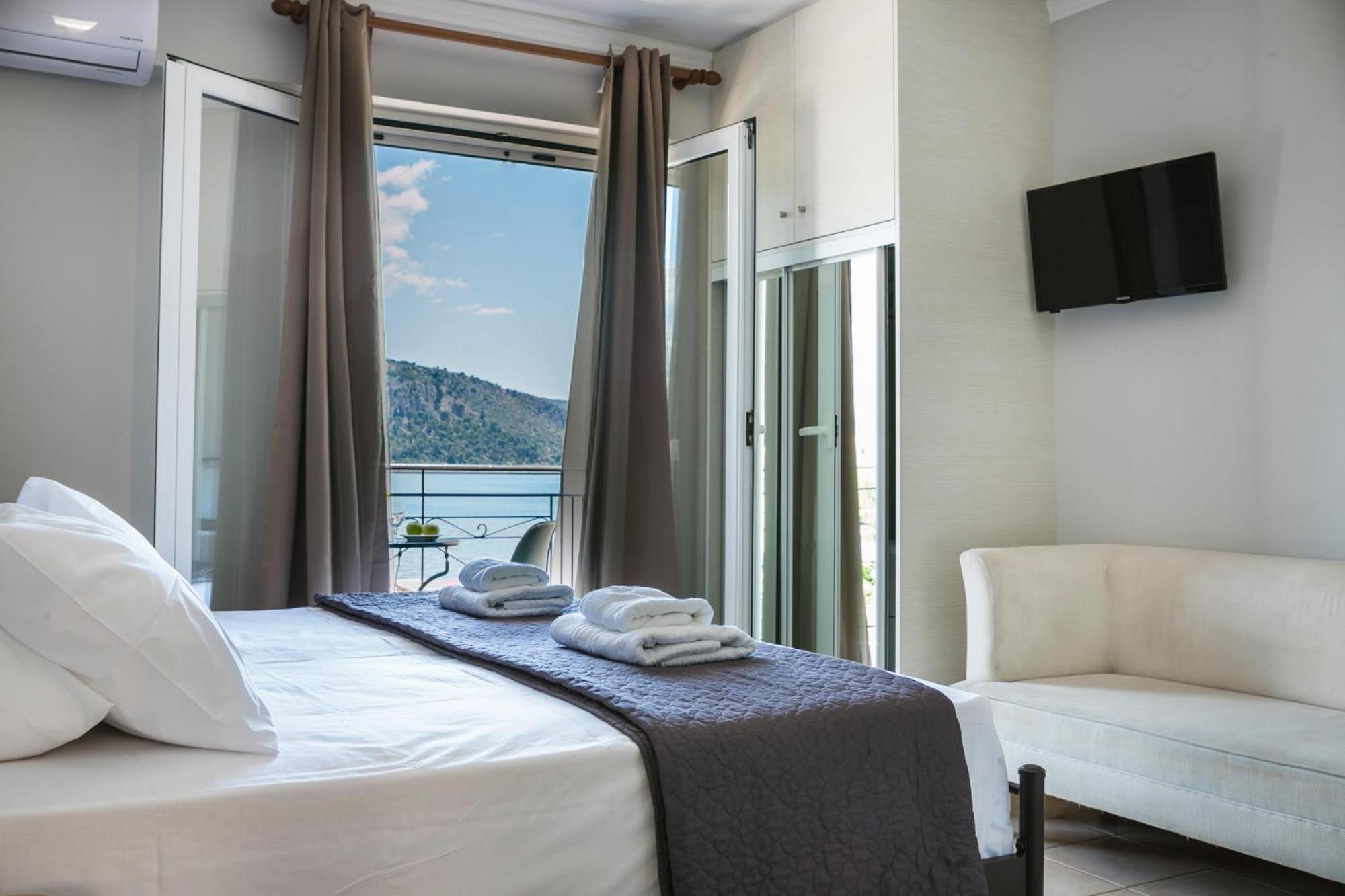 Fidias City Rooms 阿尔戈斯托利翁 外观 照片
